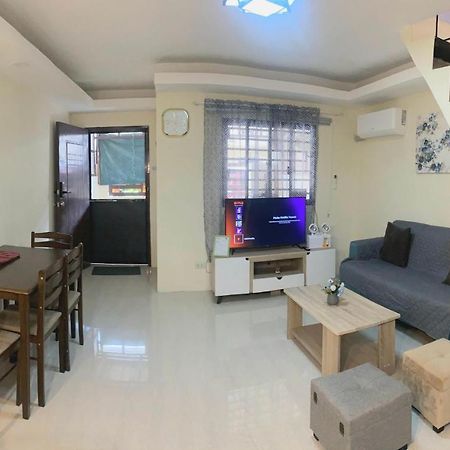 2 Bedroom Townhouse In Bacolod City Exterior foto