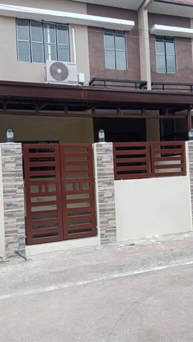 2 Bedroom Townhouse In Bacolod City Exterior foto