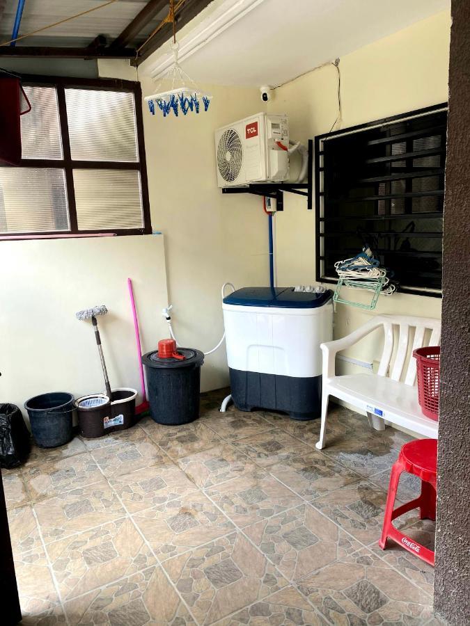 2 Bedroom Townhouse In Bacolod City Exterior foto